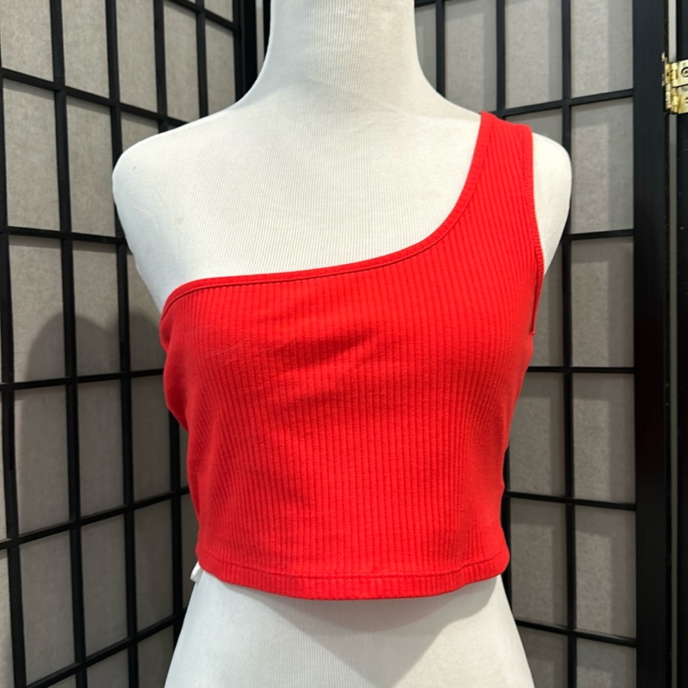 One-shoulder Top